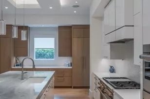 355 7th Ave S, Naples, FL 34102 - Photo 7