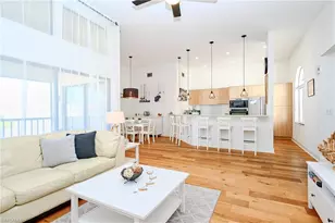 601 Beachwalk Cir, Naples, FL 34108 - Photo 9