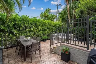 991 8th St S, Naples, FL 34102 - Photo 23
