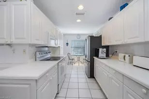 1090 Partridge Cir, Naples, FL 34104 - Photo 11