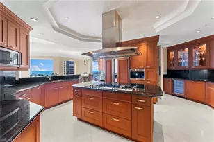 81 Seagate Dr, Naples, FL 34103 - Photo 21