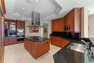 81 Seagate Dr, Naples, FL 34103 - Photo 23