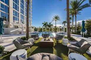 6897 Grenadier Blvd, Naples, FL 34108 - Photo 35