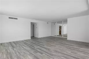 3483 Gulf Shore Blvd N, Naples, FL 34103 - Photo 9