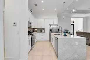 291 10th St SE, Naples, FL 34117 - Photo 15