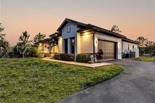 291 10th St SE, Naples, FL 34117 - Photo 3