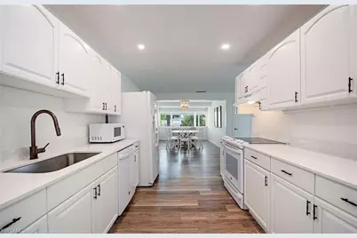 1281 Diana Ave, Naples, FL 34103 - Photo 9