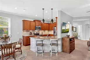 10351 Glastonbury Cir, Fort Myers, FL 33913 - Photo 9