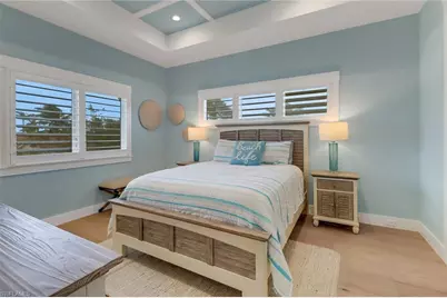 1300 Cobia Ct, Naples, FL 34102 - Photo 23