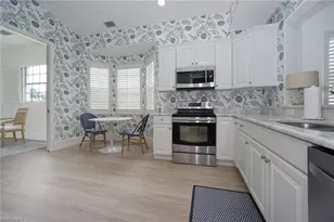 4740 Stratford Ct, Naples, FL 34105 - Photo 7