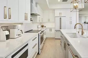 1080 13th St N, Naples, FL 34102 - Photo 9