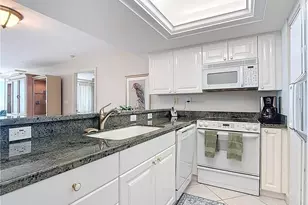 6849 Grenadier Blvd, Naples, FL 34108 - Photo 7