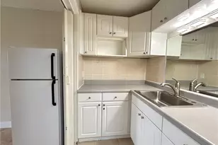 2555 9th St N, Naples, FL 34103 - Photo 5