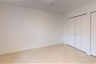 1210 Wildwood Lakes Blvd, Naples, FL 34104 - Photo 19