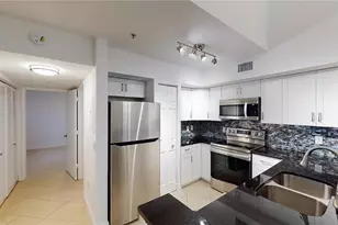 1210 Wildwood Lakes Blvd, Naples, FL 34104 - Photo 9