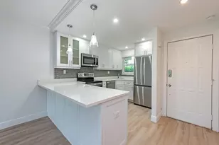 17 High Point Cir N, Naples, FL 34103 - Photo 5