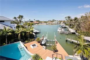 441 Mooring Line Dr, Naples, FL 34102 - Photo 3
