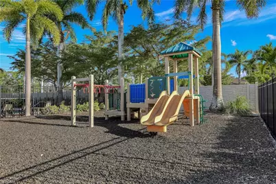 1685 Serrano Cir, Naples, FL 34105 - Photo 45