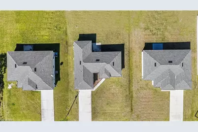 933 Gleason St, Lehigh Acres, FL 33974 - Photo 5