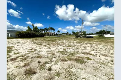 926 SW 28th St, Cape Coral, FL 33914 - Photo 5