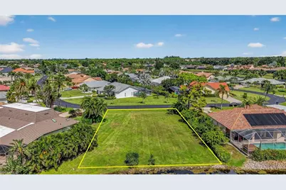 28445 Las Palmas Cir, Bonita Springs, FL 34135 - Photo 9