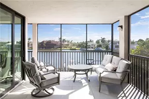 10562 Gulf Shore Dr, Naples, FL 34108 - Photo 5