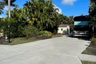 4995 Coach Ln, Naples, FL 34114 - Photo 1