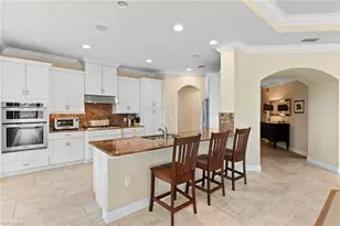 2550 Marquesa Royale Ln, Naples, FL 34109 - Photo 9