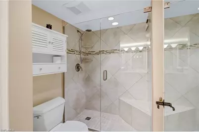 10475 Gulf Shore Dr #114, Naples, FL 34108 - Photo 9