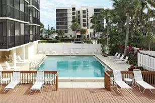 10475 Gulf Shore Dr, Naples, FL 34108 - Photo 27