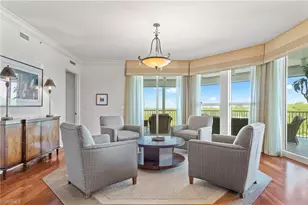 285 Grande Way, Naples, FL 34110 - Photo 5