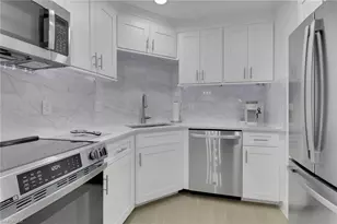 1 Bluebill Ave, Naples, FL 34108 - Photo 9