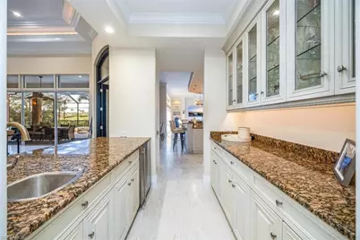 13700 Pondview Cir, Naples, FL 34119 - Photo 9