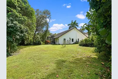 2140 Harlans Run, Naples, FL 34105 - Photo 11