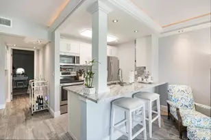 1085 Forest Lakes Dr, Naples, FL 34105 - Photo 3