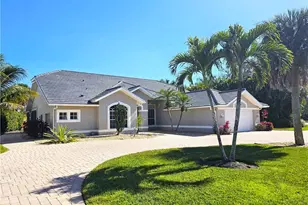 300 Wentworth Ct, Naples, FL 34104 - Photo 3