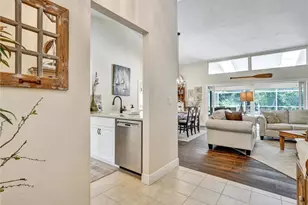 421 Countryside Dr, Naples, FL 34104 - Photo 9