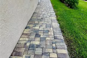 421 Countryside Dr, Naples, FL 34104 - Photo 7