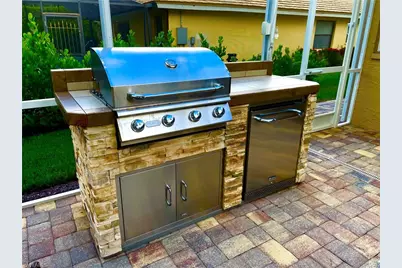 421 Countryside Dr, Naples, FL 34104 - Photo 5