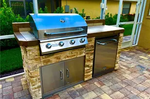 421 Countryside Dr, Naples, FL 34104 - Photo 5