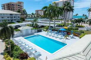 10686 Gulf Shore Dr, Naples, FL 34108 - Photo 27