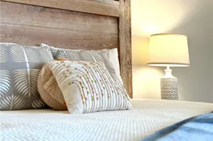 6325 Wilshire Pines Cir, Naples, FL 34109 - Photo 5