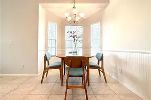 6325 Wilshire Pines Cir, Naples, FL 34109 - Photo 9