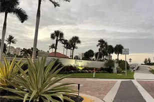 13105 Vanderbilt Dr, Naples, FL 34110 - Photo 9