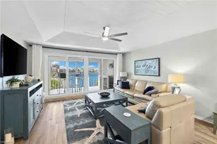 9101 Vanderbilt Dr, Naples, FL 34108 - Photo 3