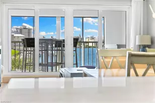 9101 Vanderbilt Dr, Naples, FL 34108 - Photo 25