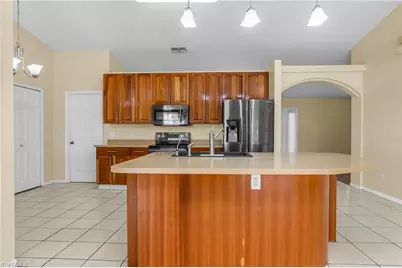 2905 NE 1st Pl, Cape Coral, FL 33909 - Photo 7