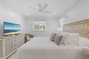 360 Carlton Pl, Naples, FL 34108 - Photo 29