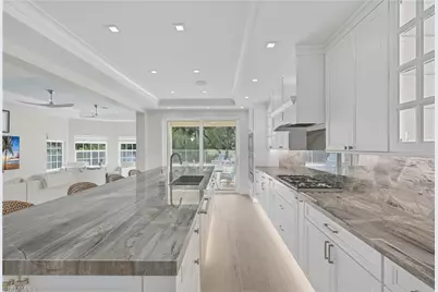 360 Carlton Pl #11, Naples, FL 34108 - Photo 11