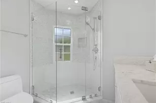 360 Carlton Pl, Naples, FL 34108 - Photo 17